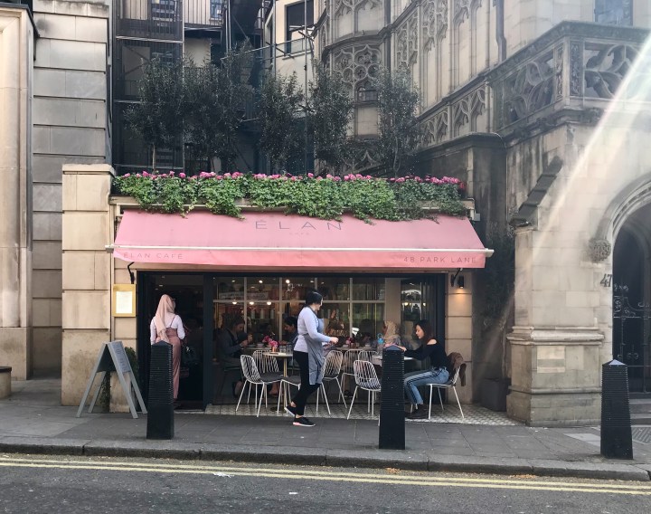 Élan Cafe: A Pink Lover’s&nbsp;Dream