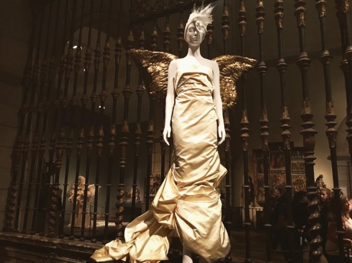 Heavenly Bodies: Fashion and the Catholic&nbsp;Imagination